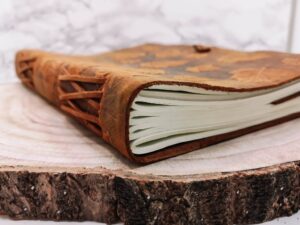 Handgemaakt A4 leren notitieboek met herfstmotief