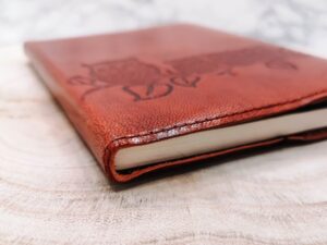 Handgemaakt leren notitieboek met uiltjes