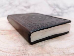 Handgemaakt lederen notitieboek