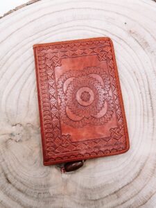 Handgemaakt lederen notitieboek