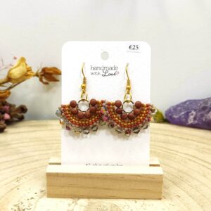 Halfronde oorhangers bruine parels