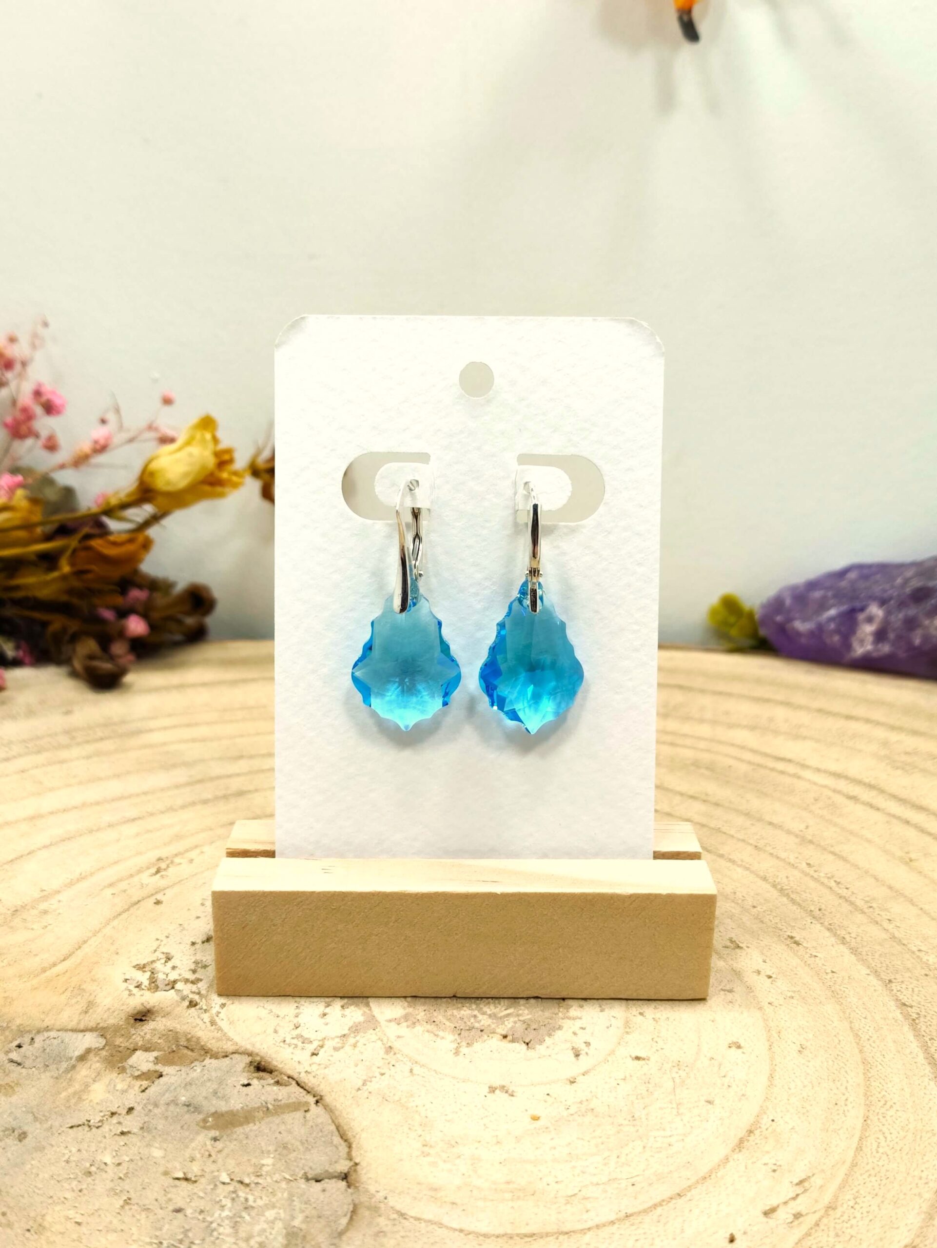 Oorhangers Swarovski lichtblauw abstract